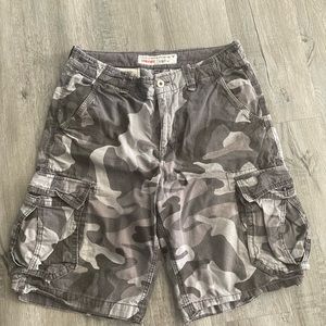 Mens camo American Eagle cargo shorts size 34